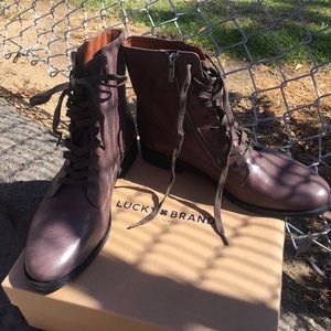 New Lucky Brand Zip Up Boots